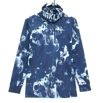 Oakley 네이비 긴팔 의류