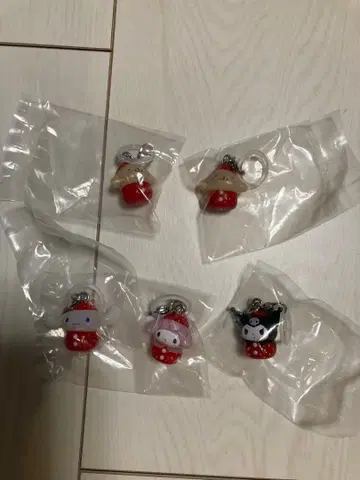 산리오 딸기 메지루시 액세서리