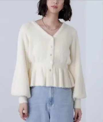 미사용 숏 샤기 페플럼 니트 가디건