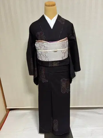 유키쓰무기 바탕의 고쇼구루마 패턴 코몬 이중 기모노