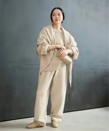 베이지 울 혼방 오버 사이즈 니트