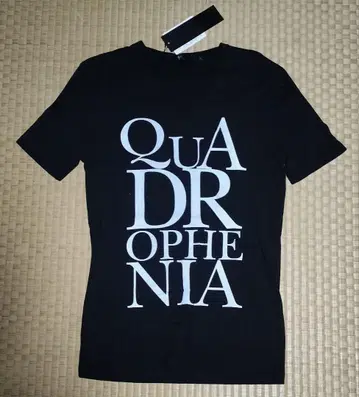 NO ID. QUADROPHENIA 블랙 V넥 T셔츠