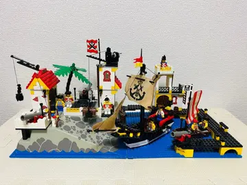 레고 남해의 용사 6277 포트 로얄의 항구