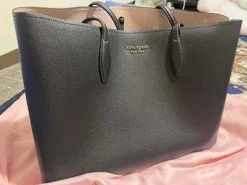 kate spade 블랙 가죽 토트백 도트 파우치 포함