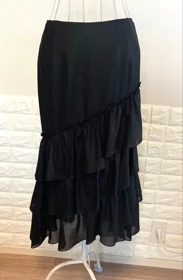 NOVESPAZIO 블랙 플레어 스커트