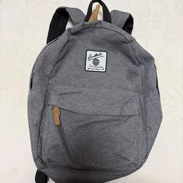 그레이 럭색 백팩