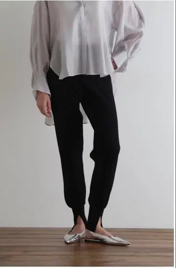 택 포함 새상품 LE PHIL 비즈 니트 팬츠 루필 ADORE