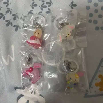 산리오 윳토 메지루시 액세서리 4개 세트