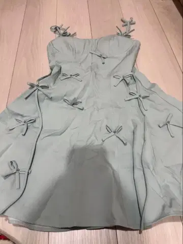 민트 그린 A라인 드레스 리본 포함