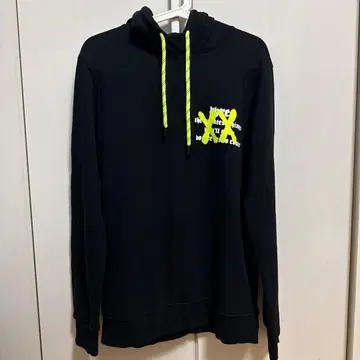 PYREX 그래픽 후드티 블랙