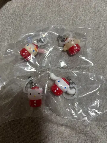 산리오 딸기 메지루시 액세서리 헬로키티 토끼꽃 폼폼푸딩 시나모롤