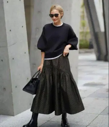 ellie 맨투맨 블랙