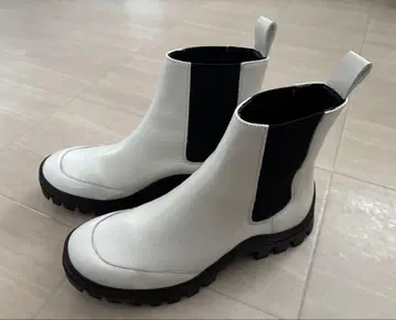 ZARA VIBRAM 자라 비브람 밑창 리얼 가죽 화이트