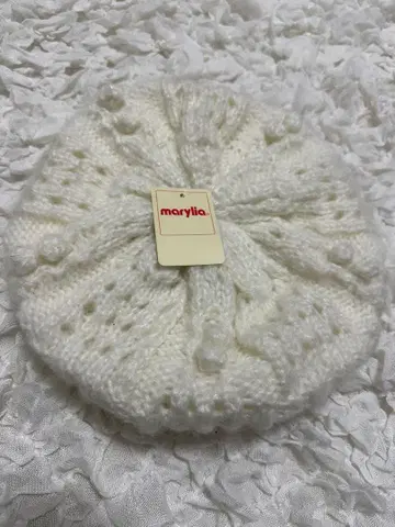 marylia 아이보리 폼폼 포함 베레모