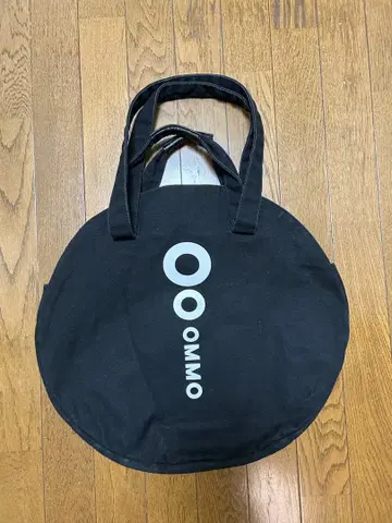 ommo 서클 토트 블랙