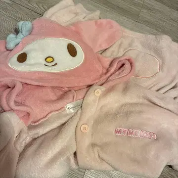 마이멜로디 후드 부착 룸웨어