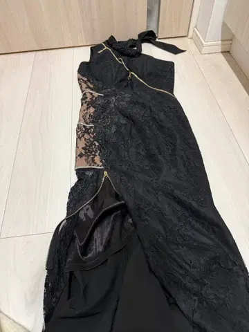 ROSE & FLARE 글로시 블랙 드레스 S 롱