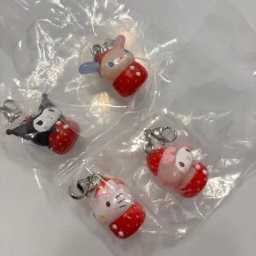 산리오 딸기 메지루시 액세서리 4개