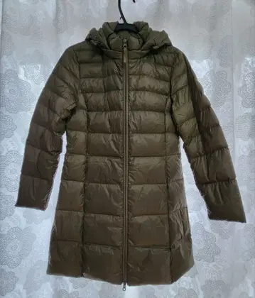 후드 부착 올리브 그린 롱 다운 자켓