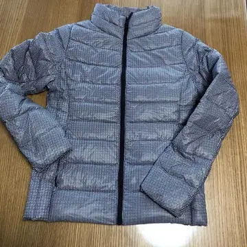 체크 무늬 다운 자켓