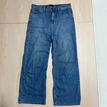 유니클로 배기진