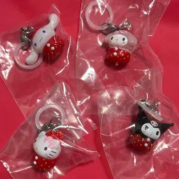 산리오 캐릭터즈 딸기 메지루시 액세서리 4개 세트