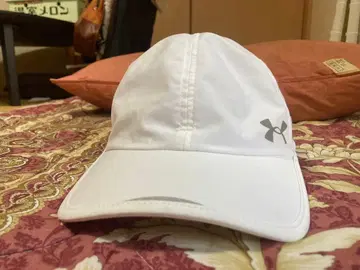 언더아머 화이트 캡