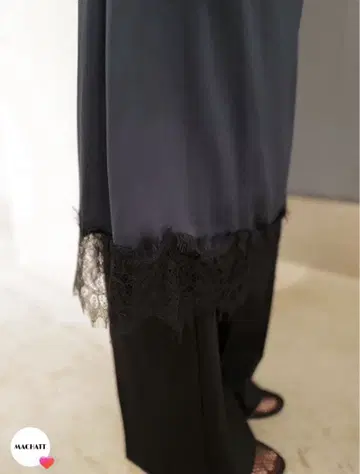 machatt 레이스 새틴 스커트 완판 색상 네이비