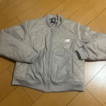 New Balance 베이지 자켓 L 미드 웨이트 써멀 자켓