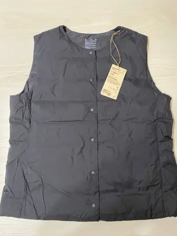 무인양품 경량 다운 L 사이즈 블랙 포켓터블 노카라 베스트