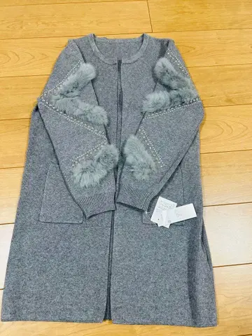 새상품 Piacere 스터드 x 퍼 롱 가디건 그레이 계열