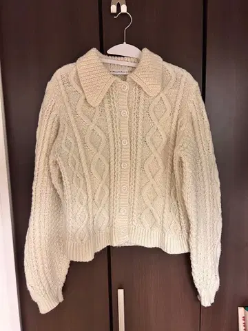 티나:조준 아이보리 케이블 니트 가디건