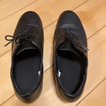 가죽 블랙 플랫 밑창 신발