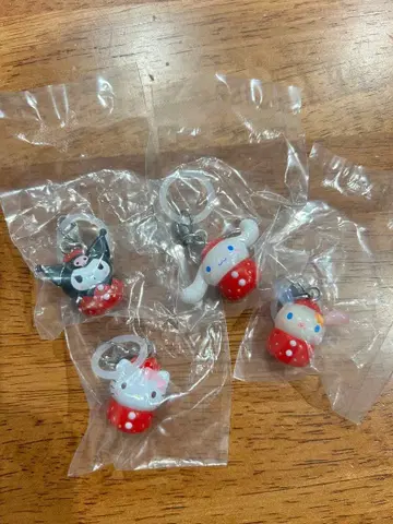 산리오 딸기 메지루시 참