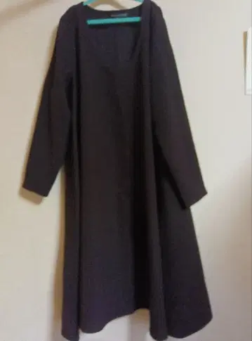 미즈이로 인드 블랙 롱 원피스 긴팔