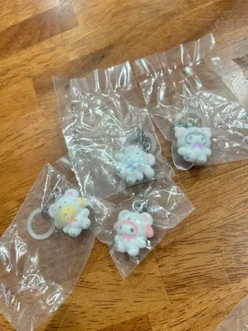 푹신푹신 스노우 산리오 메지루시 액세서리