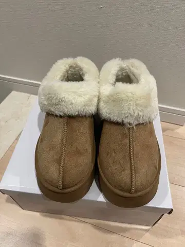 카멜색 어그 부츠 24.0cm