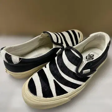 VANS VAULT 반스 제브라 패턴 송치 슬립온