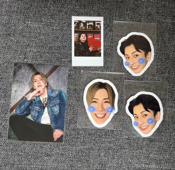 RESISTANCE VERSUS 브로마이드 스티커