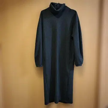 [ UNIQLO U ] 다크 그레이 터틀넥 롱 원피스 L 사이즈