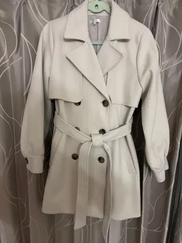 FUN 크림색 트렌치코트 S