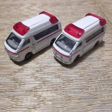 토미카 구급차 2대 세트