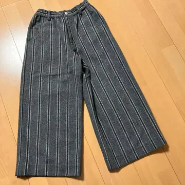 코튼하우스아야 와이드 팬츠 그레이 스트라이프