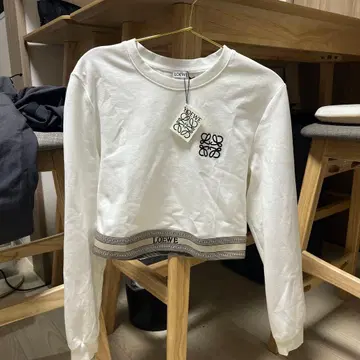 크롭 긴팔 상의 화이트