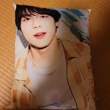 8LOOM 오노데라 타카라 쿠션