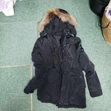 블랙 다운 자켓 퍼 포함