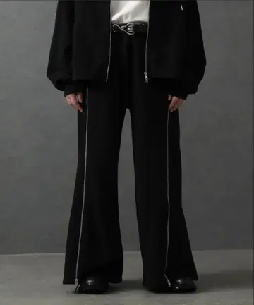 ELLUV 블랙 지퍼 플레어 스웨트 팬츠