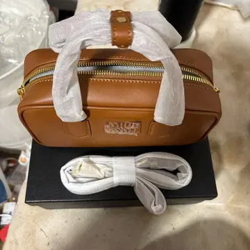 브라운 숄더백 소가죽