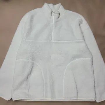 GU 화이트 보아 플리스 하프 지퍼 풀오버 L 미사용