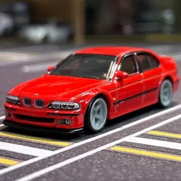 핫휠 프리미엄 2001 BMW M5 E39 레드 루즈